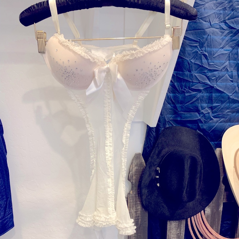 Victoria’s Secret sexy little thing Lingerie White Bride Bridal 36c Vintage